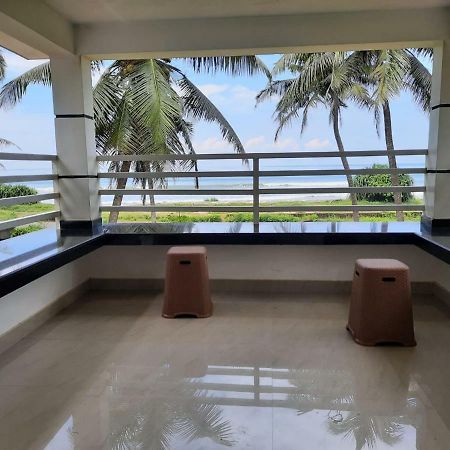 Corniche Beach Resort Mulappilangād Zewnętrze zdjęcie