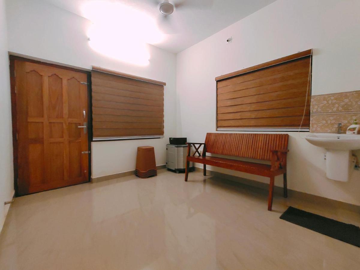 Corniche Beach Resort Mulappilangād Zewnętrze zdjęcie